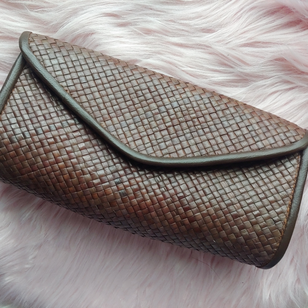 3/$20 chestnut basket weave clutch